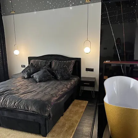 Premium Ze Zlota Wanna W Sypialni Widok Na Morze Dyskretny Taras Z Lozkiem - Baltyckie 18 Apartment